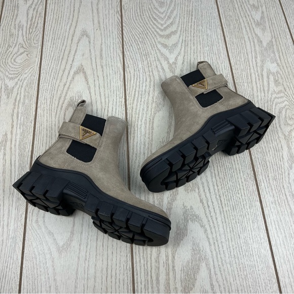 GUESS Women's Hensly Lug Sole Side Gore Chelsea Booties 6.5M Light Brown $99 - Picture 3 of 7